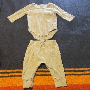 Pehr onsie and bottoms set